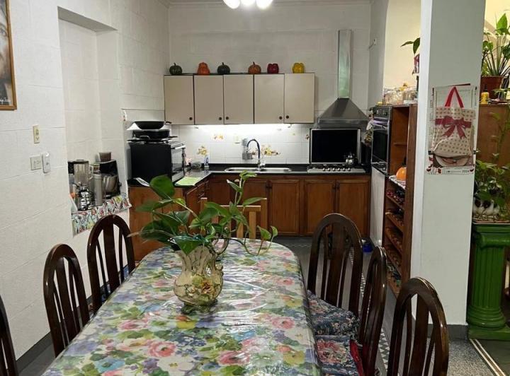 Casa · 400m² · 6 Ambientes · 1 Cochera