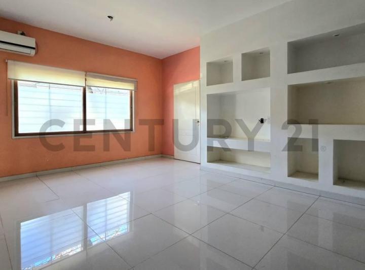 Casa · 156m² · 4 Ambientes · 1 Cochera