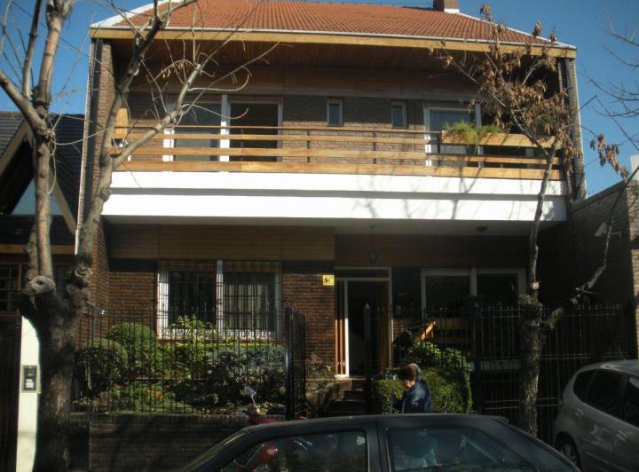 Casa · 290m² · 6 Ambientes · 2 Cocheras