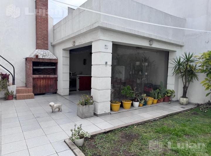 Casa · 175m² · 4 Ambientes · 2 Cocheras