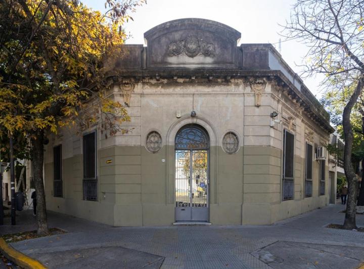 Casa · 240m² · 5 Ambientes · 1 Cochera