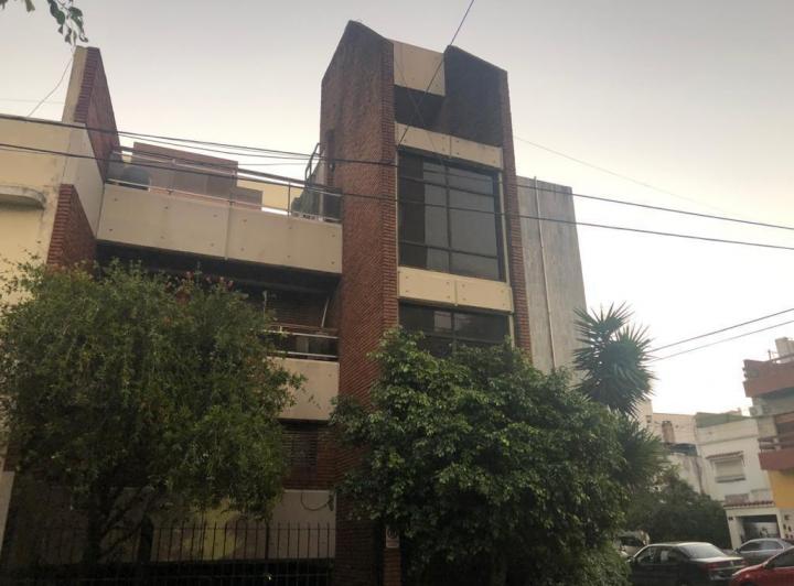 Casa · 312m² · 6 Ambientes · 1 Cochera