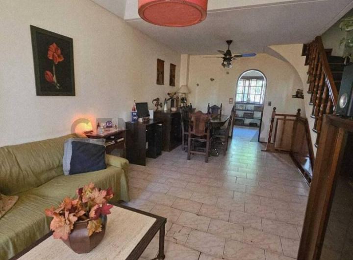 Casa · 99m² · 4 Ambientes · 2 Cocheras