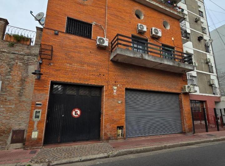 Casa · 446m² · 6 Ambientes · 1 Cochera