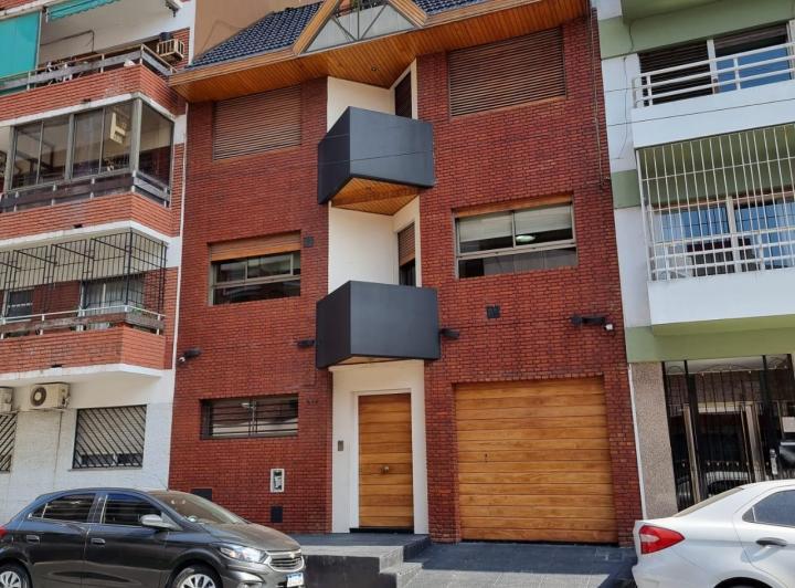 Casa · 354m² · 9 Ambientes · 1 Cochera