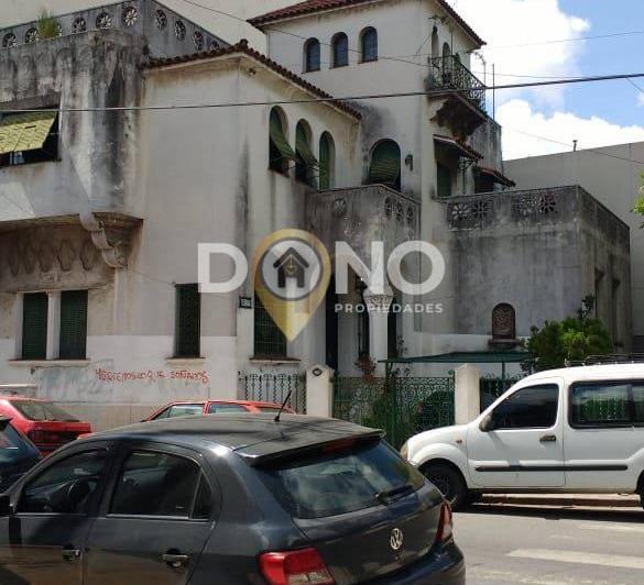 Casa · 360m² · 7 Ambientes · 1 Cochera