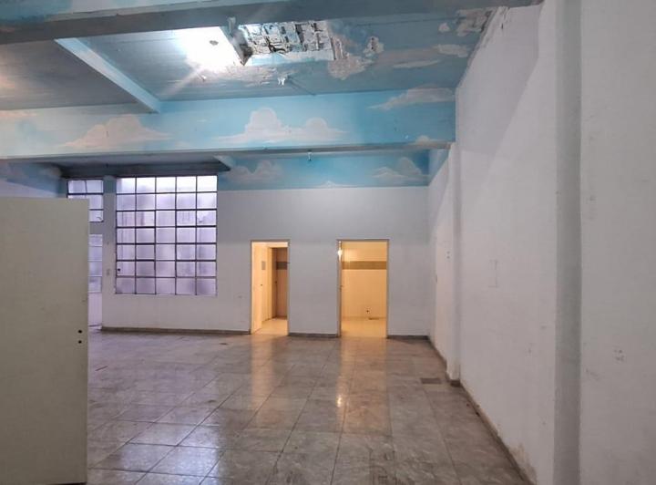 Casa · 216m² · 8 Ambientes · 1 Cochera