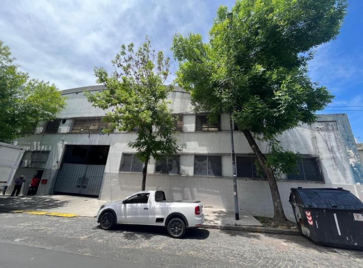 Casa · 1900m²