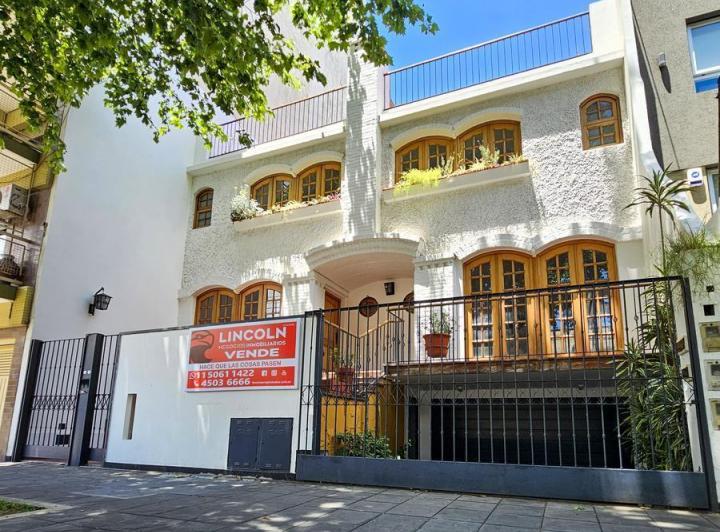 Casa · 220m² · 3 Ambientes · 3 Cocheras