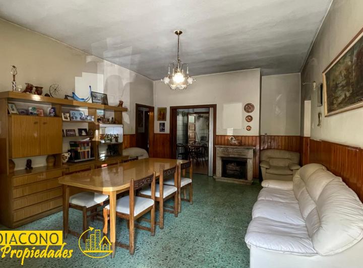 Casa · 122m² · 4 Ambientes · 1 Cochera