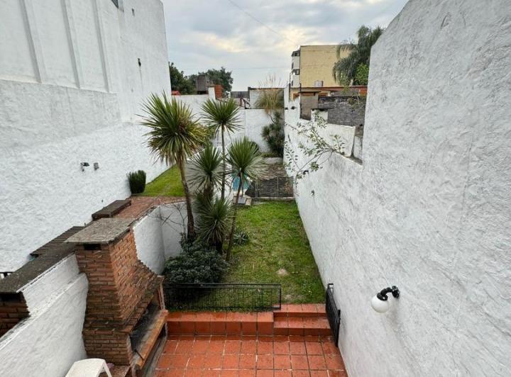 Casa · 145m² · 4 Ambientes · 2 Cocheras