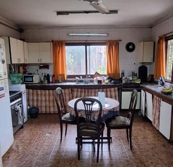 Casa · 225m² · 6 Ambientes