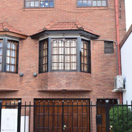 Casa · 100m² · 4 Ambientes · 1 Cochera