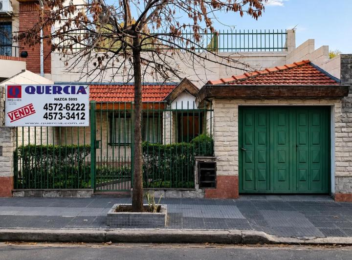 Casa · 190m² · 6 Ambientes · 2 Cocheras