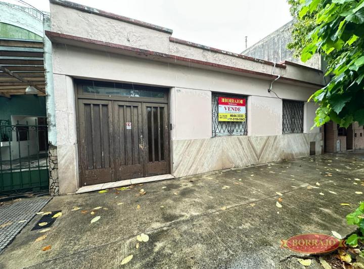 Casa · 200m² · 6 Ambientes · 2 Cocheras
