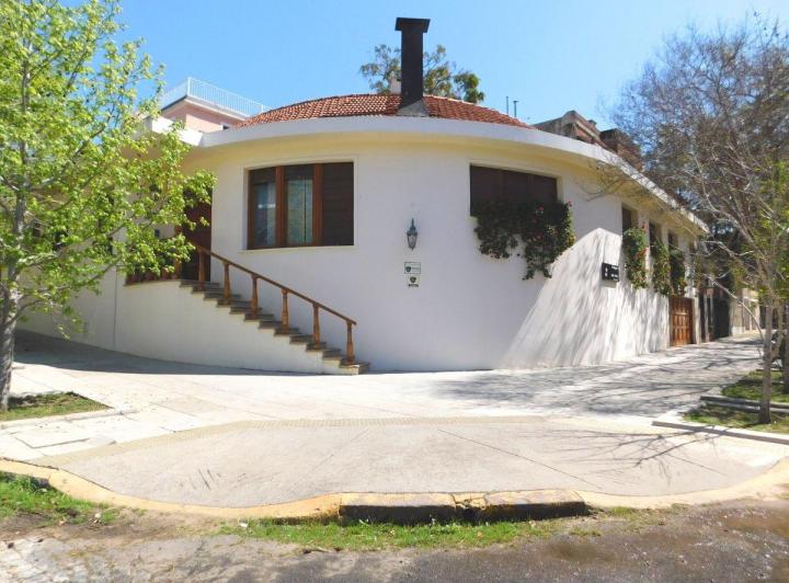 Casa · 278m² · 7 Ambientes · 2 Cocheras