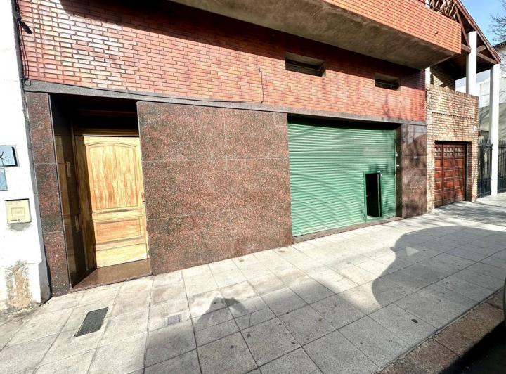 Casa · 350m² · 5 Ambientes · 5 Cocheras