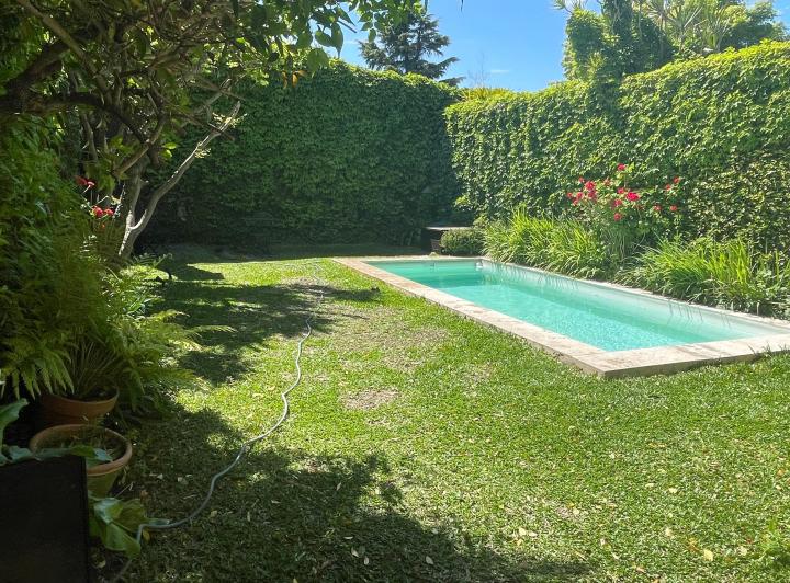 Casa · 250m² · 4 Ambientes · 1 Cochera