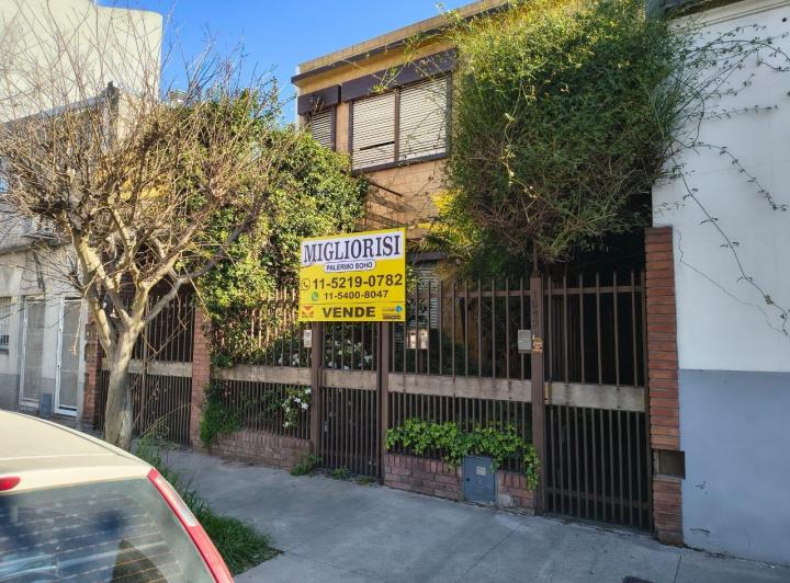 Casa · 302m² · 5 Ambientes · 1 Cochera