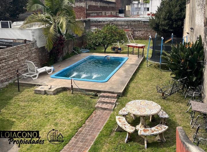 Casa · 170m² · 4 Ambientes · 3 Cocheras
