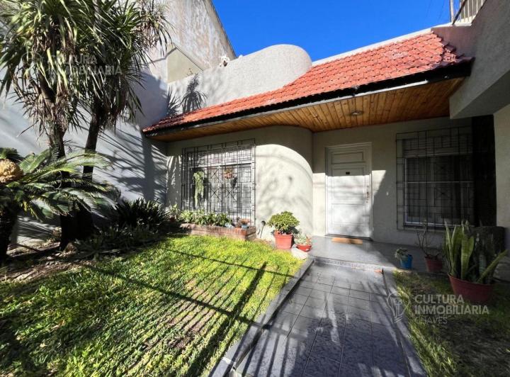 Casa · 160m² · 5 Ambientes · 1 Cochera
