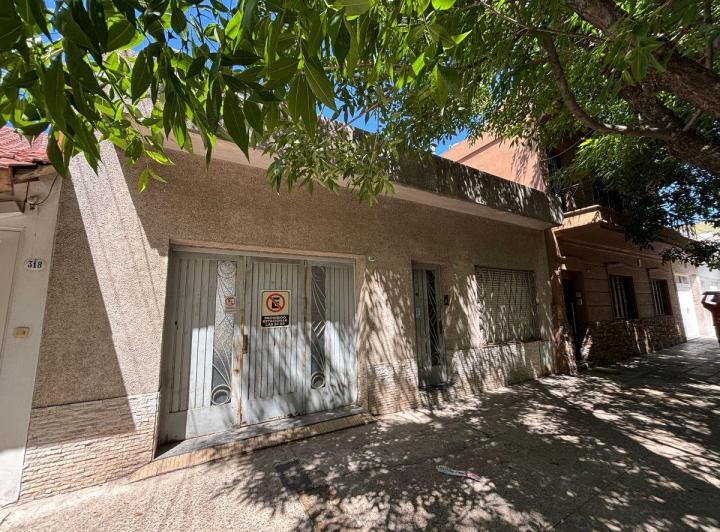 Casa · 196m² · 3 Ambientes · 1 Cochera