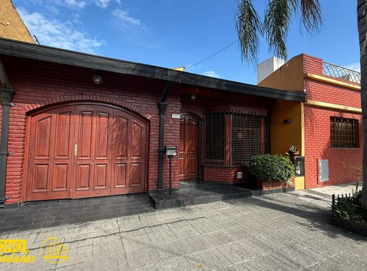 Casa · 116m² · 4 Ambientes · 1 Cochera