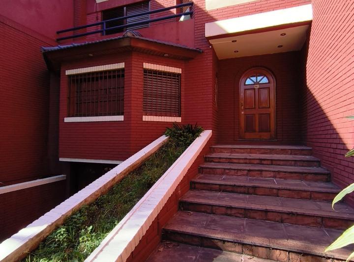 Casa · 463m² · 5 Ambientes · 4 Cocheras