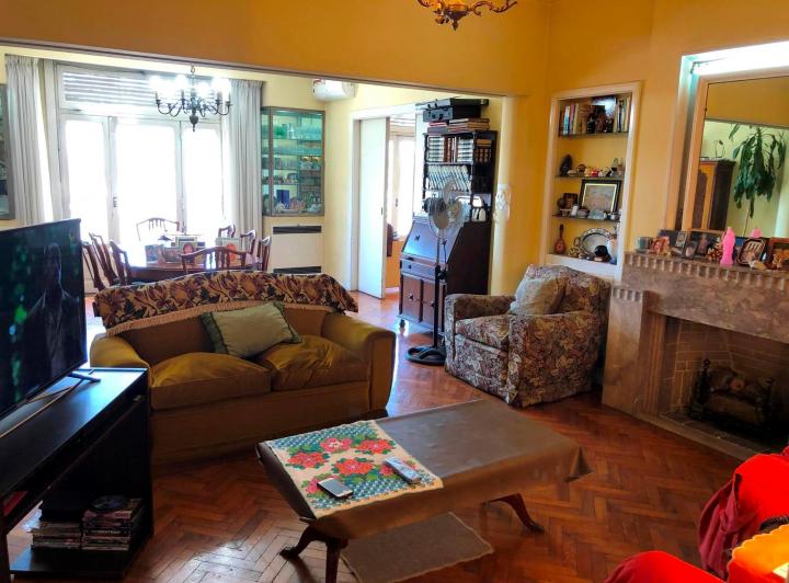 Casa · 230m² · 5 Ambientes