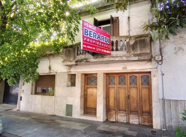 Casa · 181m² · 5 Ambientes · 1 Cochera