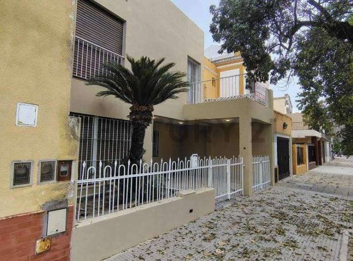 Casa · 156m² · 6 Ambientes · 1 Cochera