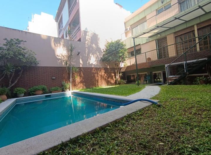 Casa · 339m² · 6 Ambientes · 3 Cocheras