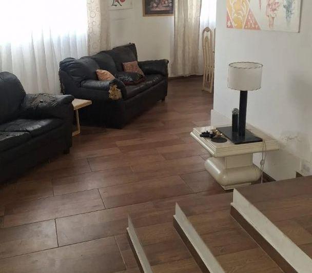 Casa · 200m² · 5 Ambientes