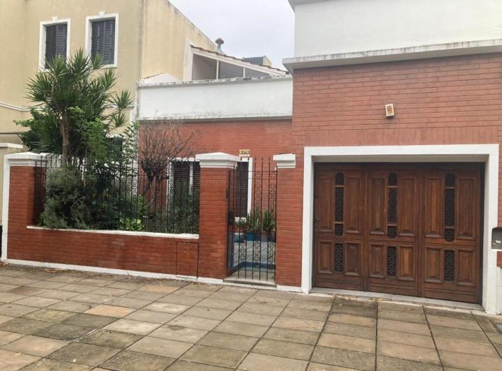 Casa · 170m² · 3 Ambientes · 1 Cochera