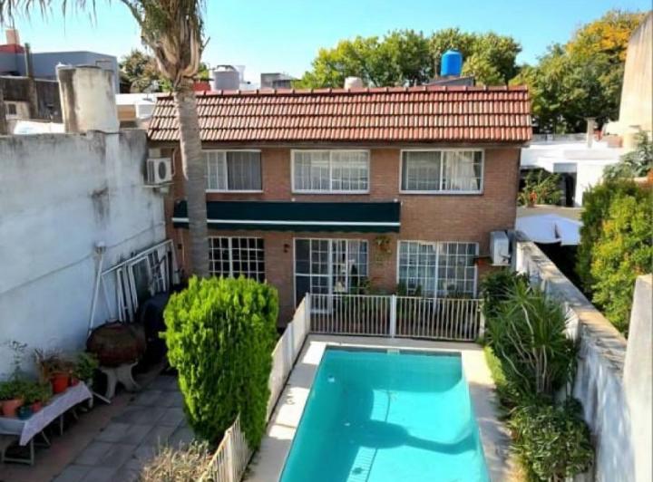 Casa · 197m² · 6 Ambientes · 1 Cochera