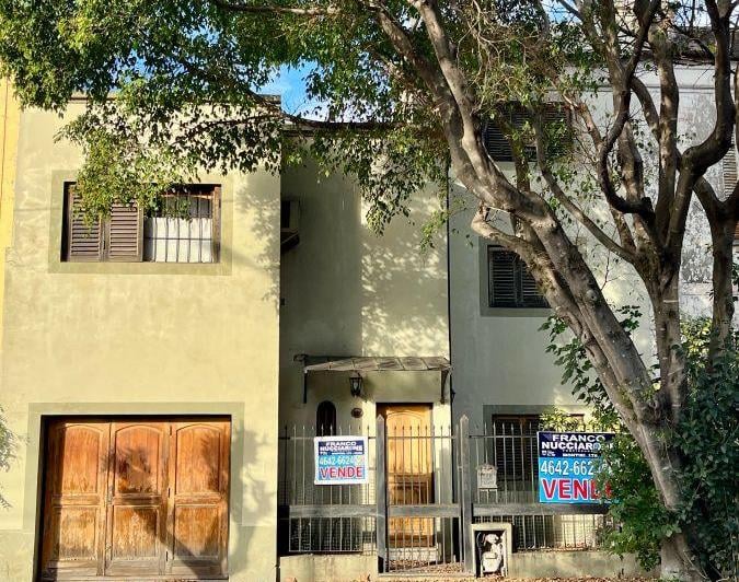 Casa · 190m² · 6 Ambientes · 1 Cochera