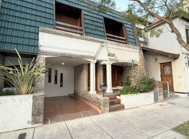 Casa · 224m² · 4 Ambientes · 1 Cochera