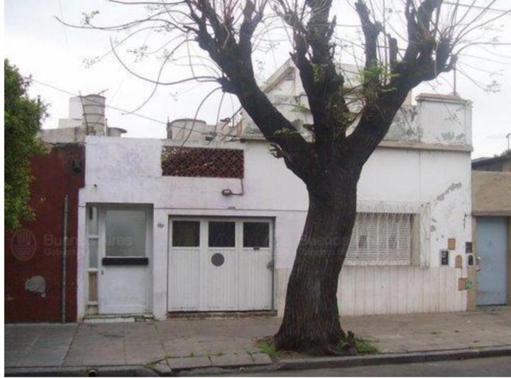 Casa · 180m² · 6 Ambientes · 1 Cochera