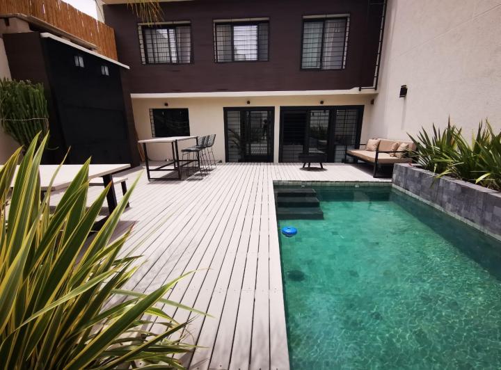 Casa · 270m² · 3 Ambientes · 2 Cocheras