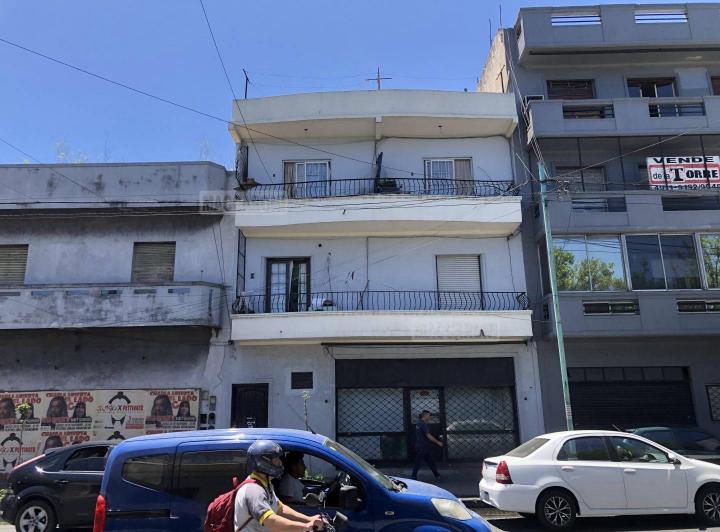 Casa · 380m² · 7 Ambientes