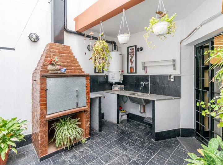 Casa · 170m² · 4 Ambientes · 2 Cocheras