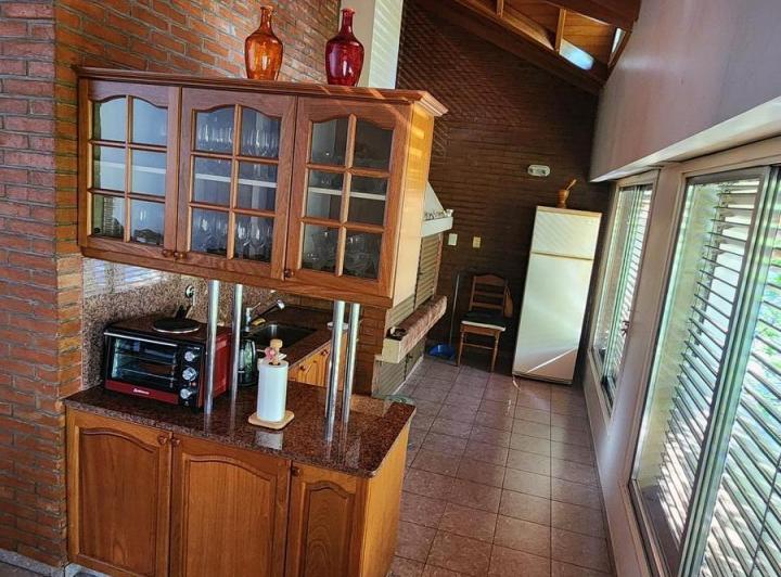 Casa · 231m² · 4 Ambientes