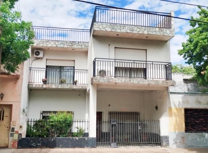 Casa · 73m² · 4 Ambientes · 1 Cochera