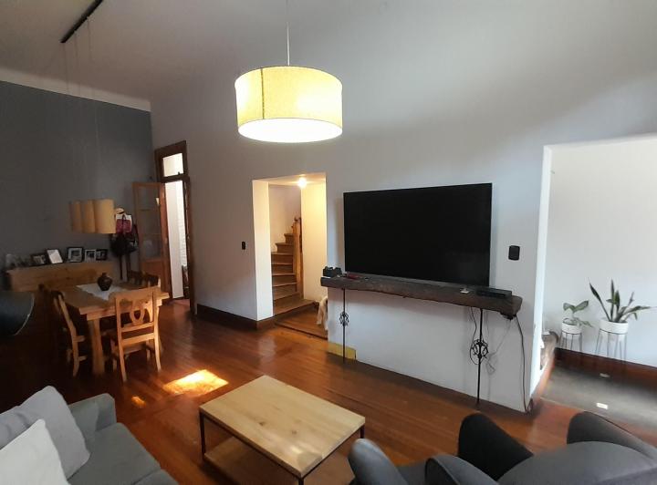 Casa · 1m² · 6 Ambientes