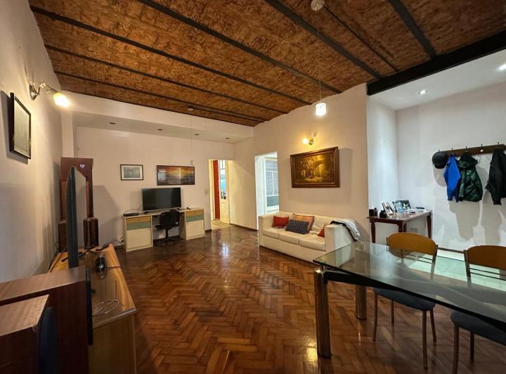 Casa · 250m² · 4 Ambientes · 1 Cochera