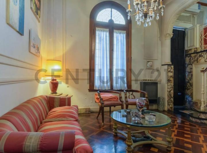 Casa · 178m² · 5 Ambientes · 1 Cochera