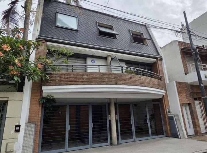 Casa · 129m² · 4 Ambientes · 2 Cocheras