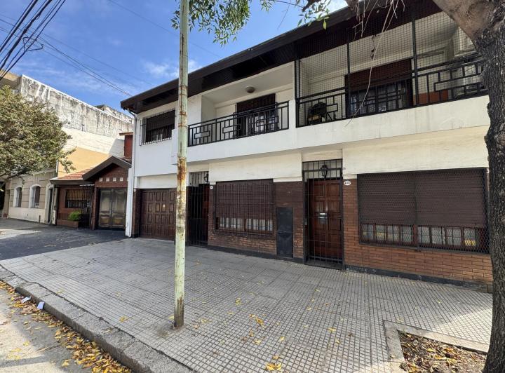 Casa · 99m² · 4 Ambientes · 1 Cochera