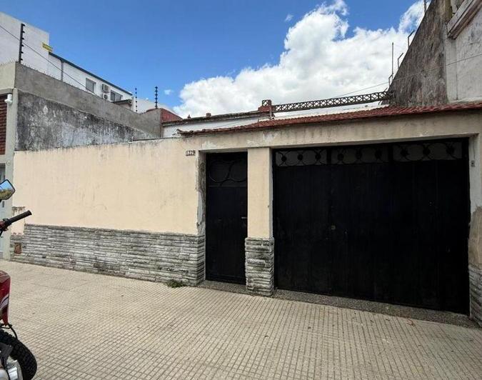 Casa · 180m² · 4 Ambientes · 1 Cochera