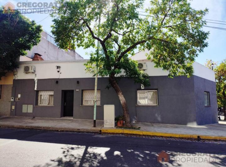 Casa · 237m² · 7 Ambientes · 1 Cochera